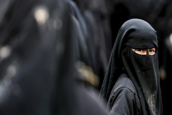 A német kormány köteles hazahozni az Iszlám Állam-harcosok családtagjait