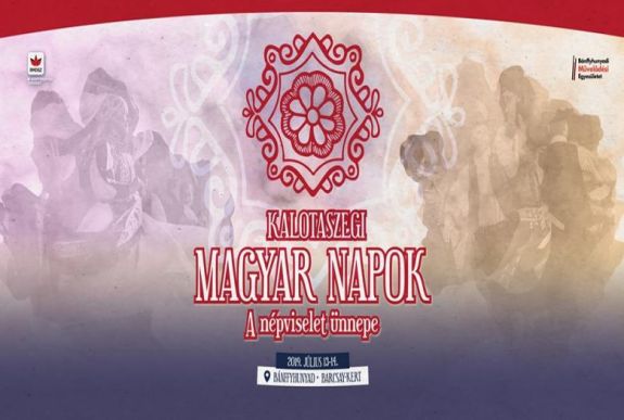 Kalotaszeg 24 települése népviseletbe öltözött hagyományőrzői szavalták Ady egyik versét