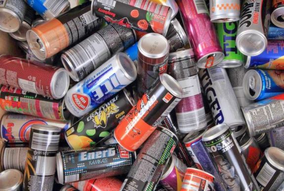 Toxikológus: nincs negatív hatása egy doboz energiaitalnak