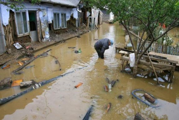 Elsőfokú árvízkészültség van több erdélyi megyében, Székelyföldön is