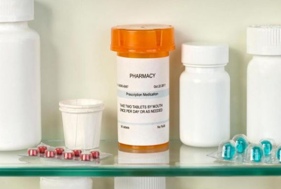 Online gyógyszertárrá (is) változik az eMag