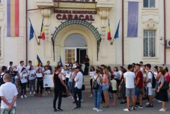 Hatszázan vonultak fel Alexandra emlékére Caracalban