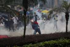 Betörtek a hongkongi tüntetők a kormány épületébe