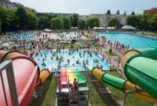 Pancsolási körkép: a környező megyékben is népszerű a sepsiszentgyörgyi élményfürdő