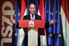 Új mozgalom létrehozását tervezi az MSZP-s Szanyi Tibor