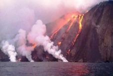 Kitört a Stromboli, evakuálják a turistákat