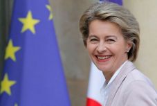 Nehéz lett volna nemet mondani Ursula von der Leyen életrajzára – Kugyela Tamás „eurológussal” beszélgettünk