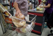 Folyamatosan drágultak az élelmiszerek az elmúlt nyolc évben Romániában