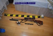 Nagy fogás: lőfegyver, készpénz és 170 ezer szál csempészett cigaretta került elő