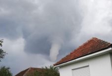 A földhöz csapott egy nőt a tornádó egy Arad megyei faluban