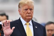 Leszavazták a Donald Trumpot elmozdító indítványt az amerikai képviselőházban