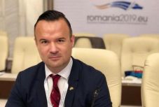 Leváltotta a miniszterelnök az egészségbiztosító pénztár vezetőjét