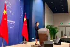 Kína csak egy „hívó szóra” vár, és beveti hadseregét Hongkongban