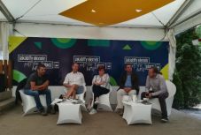 Mesterséges intelligencián dolgozó romák, juhaikat legeltető IT-szakemberek – ilyen a digitális Székelyföld