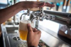 „Tusványoson a sör is ízesebb” – tények és tévhitek a népszerű italról