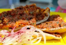 Török ételek és keringő dervisek a nagyváradi várban