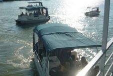 Két turistahajó ütközött a Duna-deltában, többen megsérültek