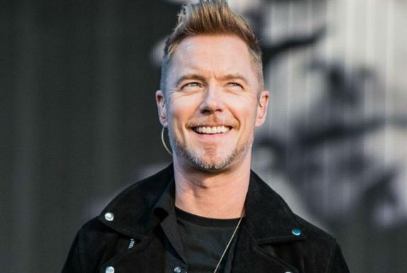 Az egykori Boyzone frontembere lép fel a brassói Aranyszarvas Fesztiválon