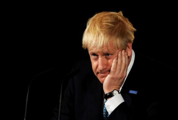 Egyetlen fősre csökkenhet Boris Johnson többsége a brit parlamentben