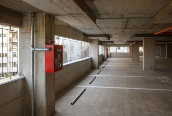 Új parkolóház épül Kolozsváron, az Azuga sétányon