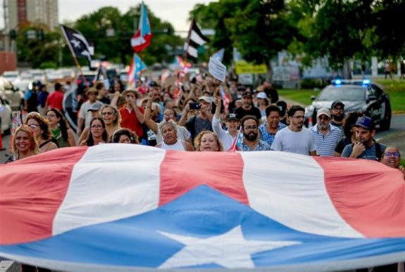 Letette az esküt Puerto Rico új kormányzója, de csak szerdáig lesz kormányzó