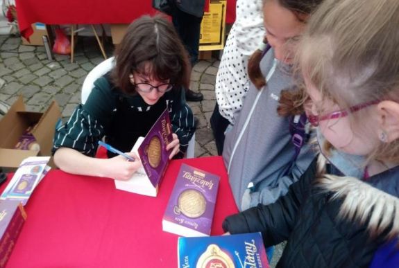 Egy zseni délutánja – Lupescu Katával, a tizenéves regényíróval beszélgettünk