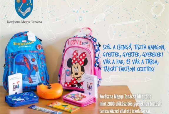 Iskolatáskákat és taneszközöket kapnak az előkészítősök Háromszéken