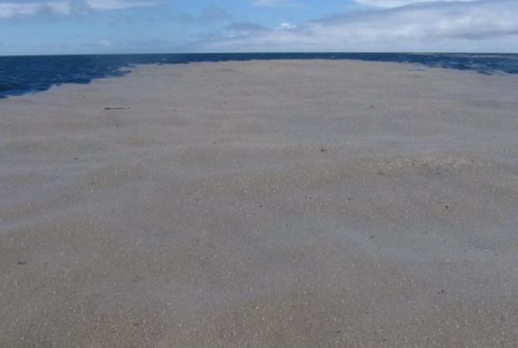 Nagy mennyiségű habkő úszik a Csendes-óceánon