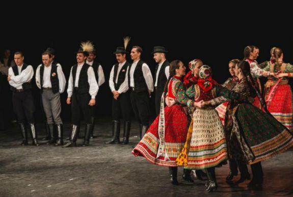 Közös hangot, közös célt keres: megnyílt a Vásárhelyi Forgatag