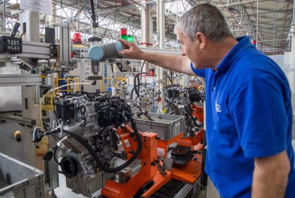 Együttműködő robotok gyártják Craiován a Ford autókat