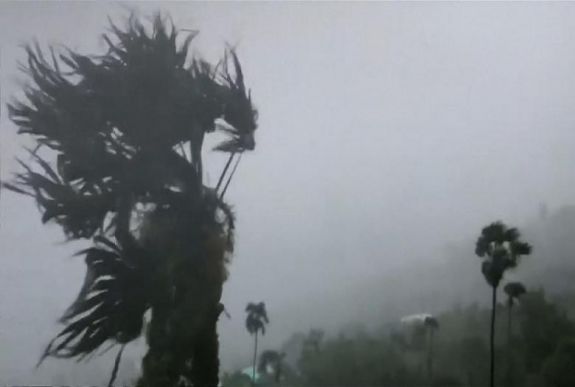 Trump lemondta lengyelországi útját a Floridát fenyegető hurrikán miatt