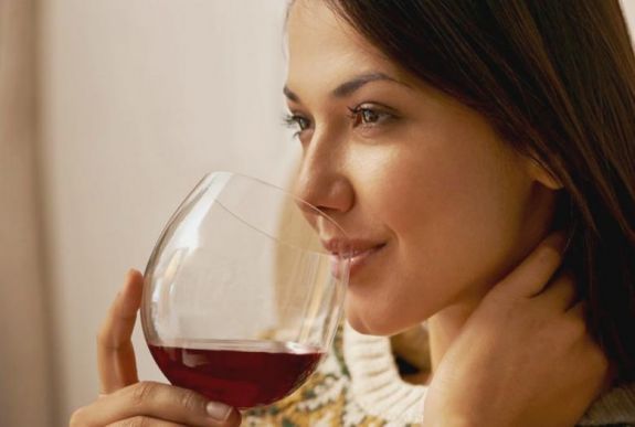 Jó hatással van szervezetünkre a rendszeres vörösbor-fogyasztás