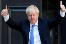 Egyfősre csökkent Boris Johnson többsége a brit parlamentben