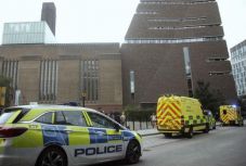„Félelmetesen intelligens” mentális beteg hajította le a kisfiút a Tate Modern teraszáról
