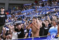 Az UEFA által elrendelt zárt kapuk ellenére közönséget toboroz a Craiova