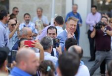 A PNL megkezdte a Johannis elnökjelöltségét támogató aláírásgyűjtést