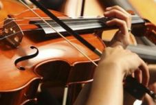 Ingyenes koncertet ad Kolozsváron a Határon Túli Zenészek Szimfonikus Zenekara