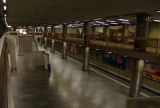 Lőfegyverrel a kezében várta a villamost Budapesten egy férfi