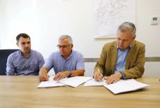 Aláírták a szerződést a Nyárádtő és Dicsőszentmárton közötti megyei út felújításáról