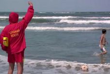 Tengerbe fulladt egy férfi Eforie Nordon