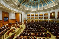 Körvonalazódik a rendkívüli képviselőházi ülésszak összehívása