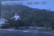 Kamera rögzítette egy rendőr elgázolását – ittas sofőr ütötte el