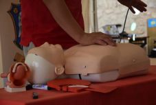 Életmentő bárki lehet – elsősegélynyújtó gyorstalpalón jártunk a kolozsvári Farkas utcában