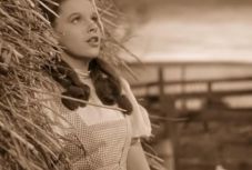 Kipróbáltuk a Google ünnepi keresőfelületét – szédületesen kalauzol Óz birodalmába