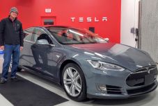 Romániába is érkeznek hamarosan a Tesla szupertöltő-állomásai