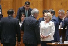 Székely István Gergő politológus: időhúzással játszhatja ki a PSD a kormányválságot