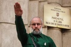 Eddig büntetlenül terjesztette a Vasgárda eszméit: külön ösztökélésre nyomoznak a legionáriusok vezetője ellen