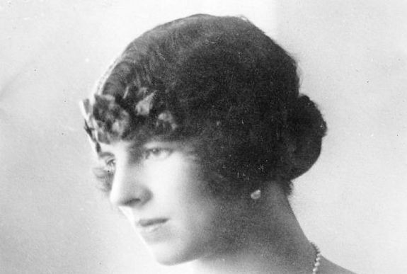 Curtea de Argeşen temetik újra Ilona román anyakirálynét