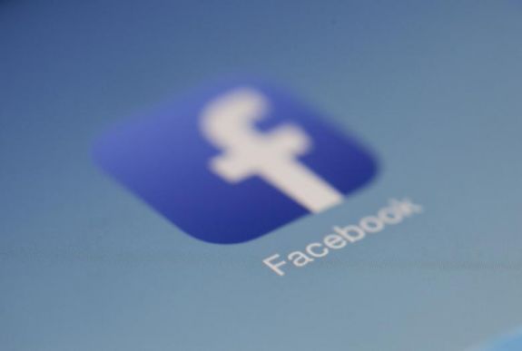 Furcsa jel a Facebookon: lehetséges, hogy fizetőssé válik az alkalmazás
