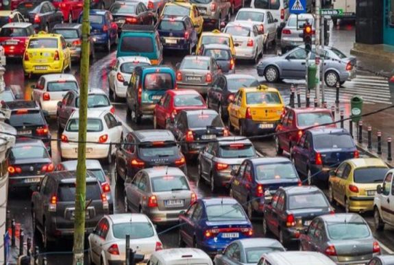 Tervezet: a halláskárosult sofőrök megkülönböztető jelzéssel láthatják el gépkocsijukat